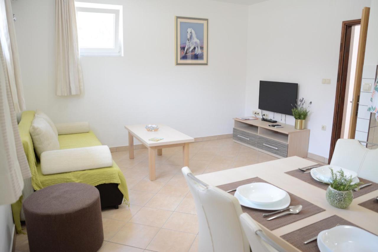 Ražanac Apartments Marina מראה חיצוני תמונה